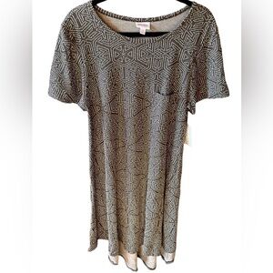 Lularoe large black & White polka dot jacquard Carly dress. NWT. Fab print!‎